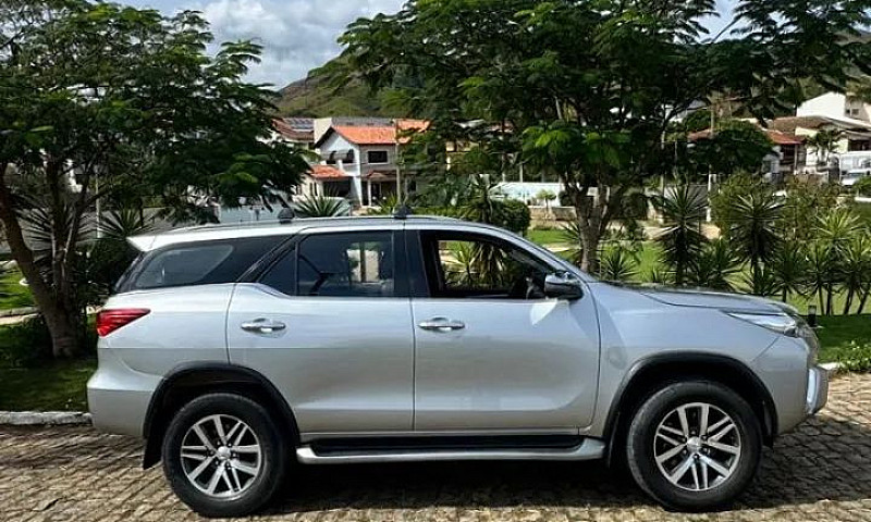 Toyota Hilux Sw4 Srx...