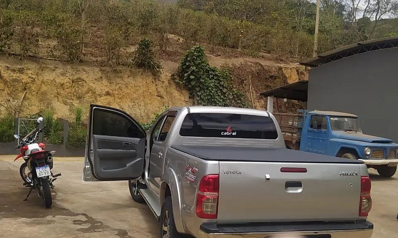 Toyota Hilux Cd Sr D...
