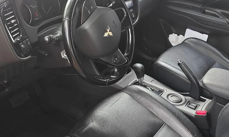 Mitsubishi Outlander...