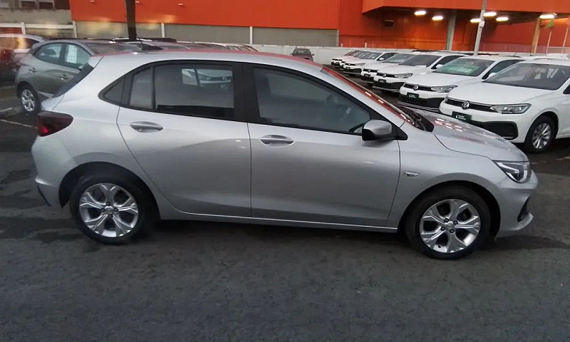 Chevrolet Onix Plus ...