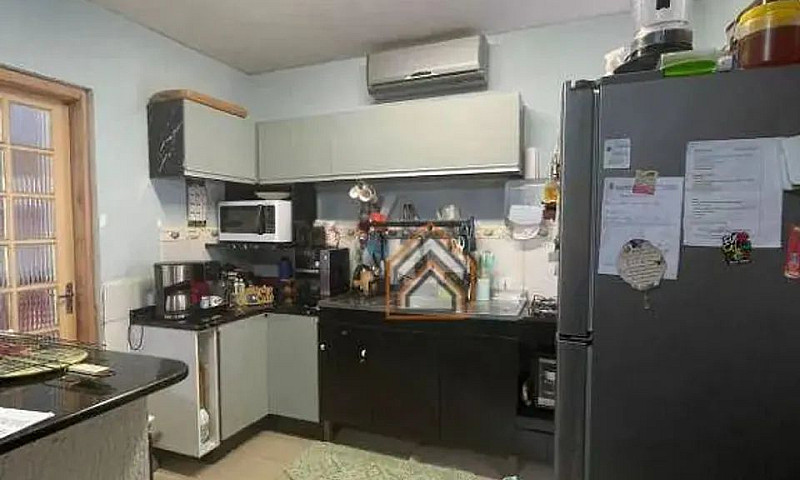 Casa Com 3 Dormitóri...