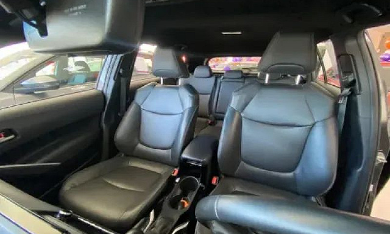 Toyota Corolla Cross...