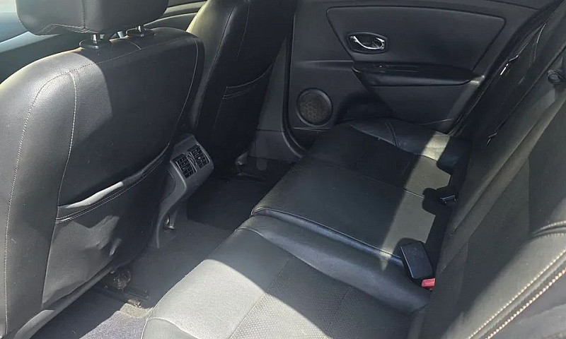 Renault Fluence Sed....