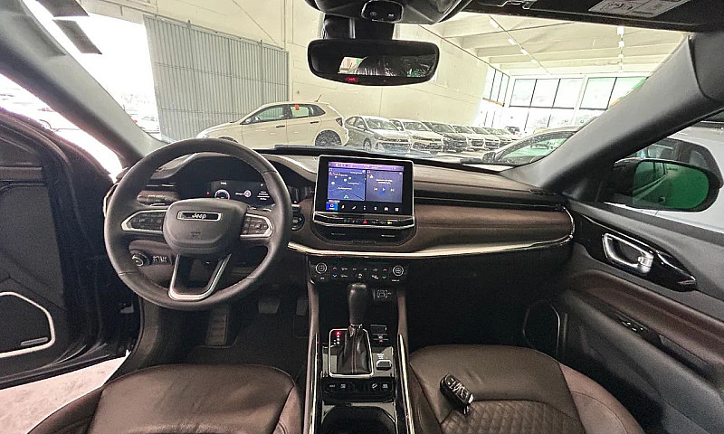 Jeep Commander Overl...