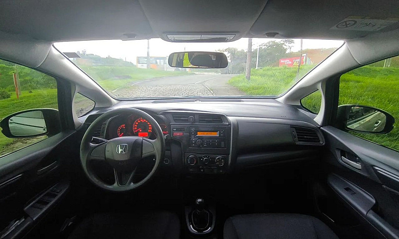 Honda Fit 2015 Top D...