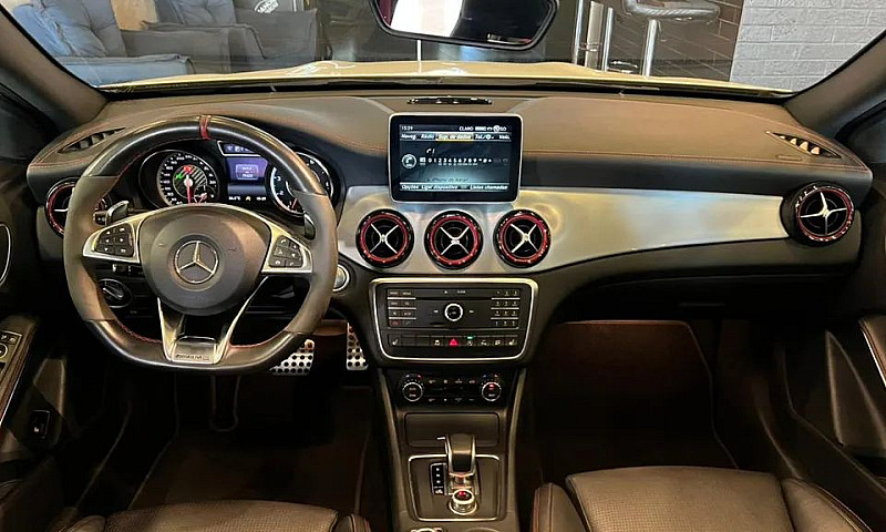 Mercedes-Benz Gla 45...