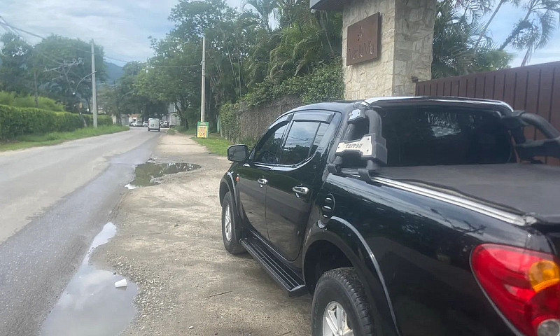 Mitsubishi L200 Trit...