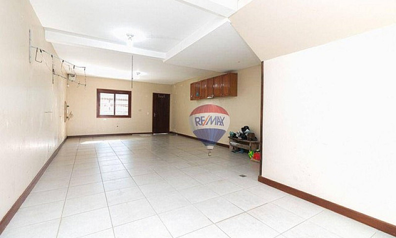 Casa Com 3 Dormitóri...