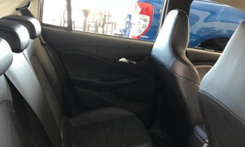 Chevrolet Onix Premi...