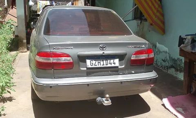 Corolla 2001...