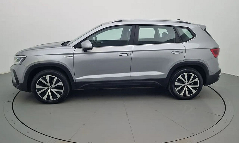 Volkswagen Taos 2023...