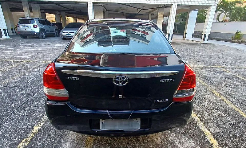 Toyota Etios Xls Sed...