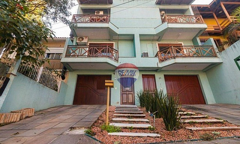 Casa Com 3 Dormitóri...