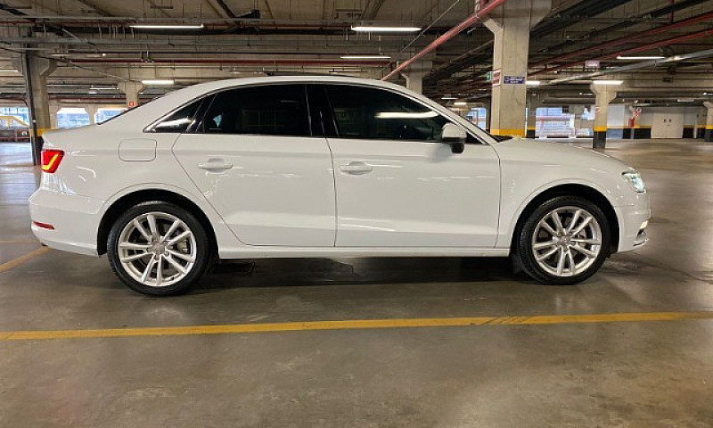 Audi A3 Sedan Ambiti...