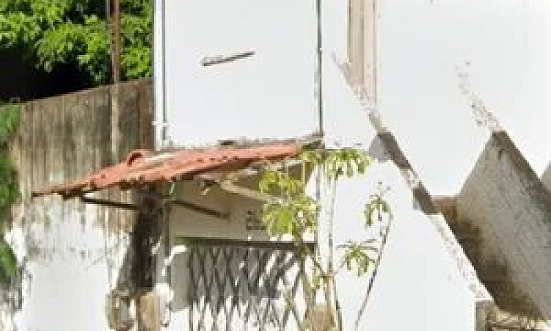 Casa Com Terreno 5×2...