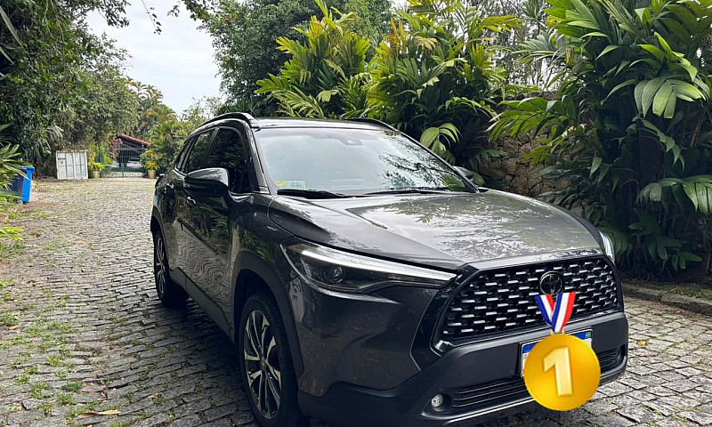 Toyota Corolla Cross...