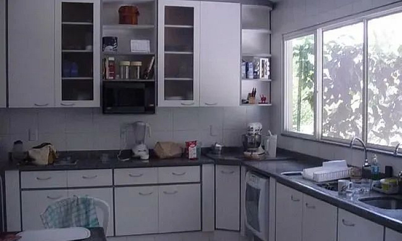 Casa Com 4 Dormitóri...