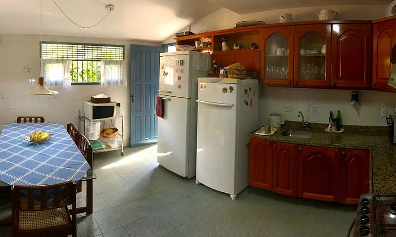 Casa Com 4 Dormitóri...