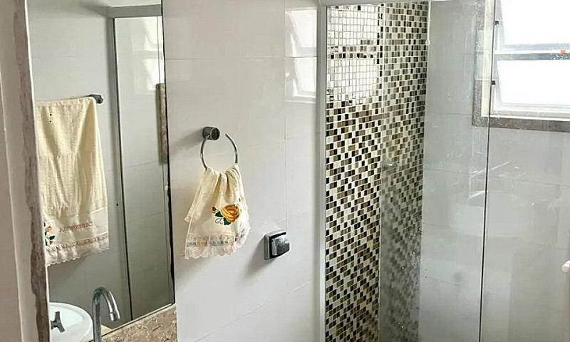 Casa Térrea Com Pisc...