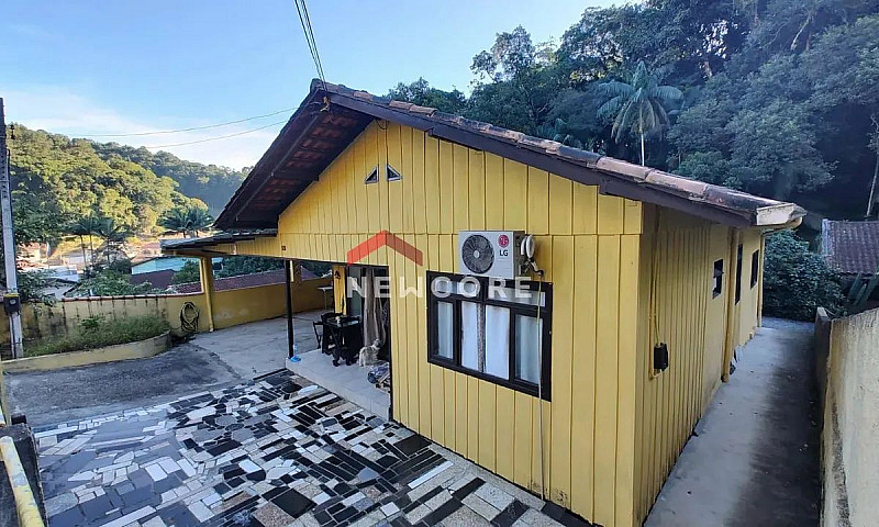 Casa Em Rua Irapuru ...