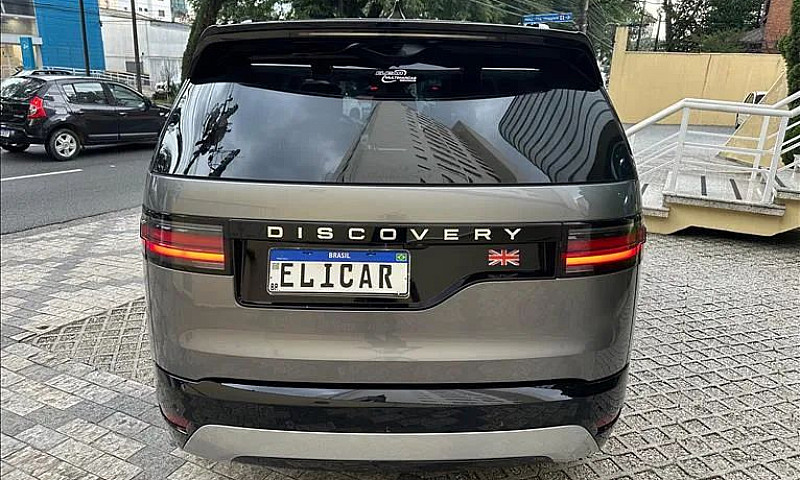 Land Rover Discovery...