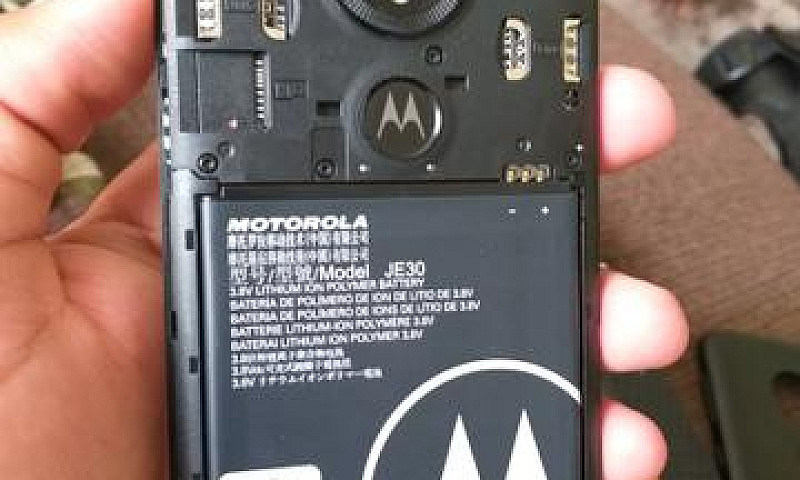 Moto E5 Play Complet...