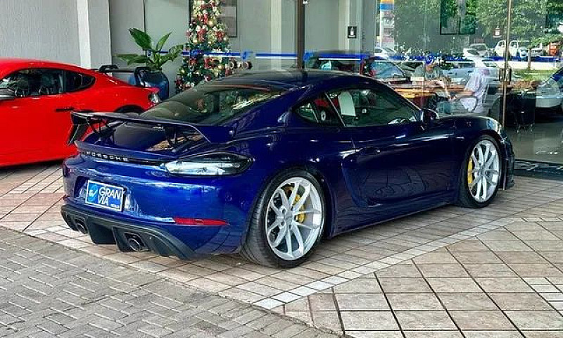 Porsche Cayman Gt4 2...