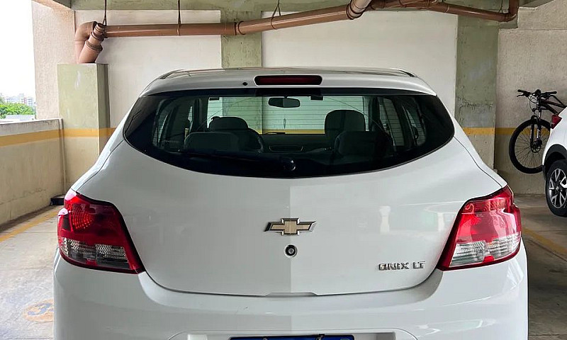 Chevrolet Onix Hatch...