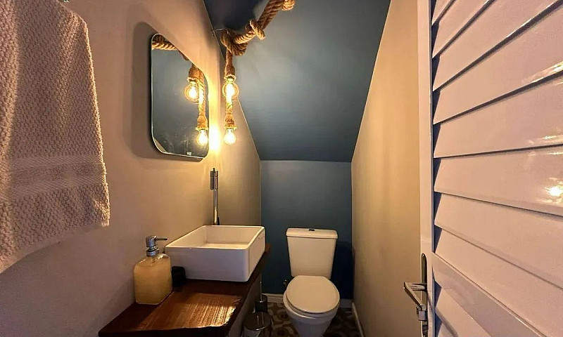 Casa Com 2 Dormitóri...