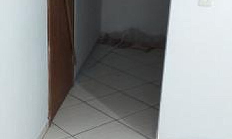 Aluga- Se Uma Casa...