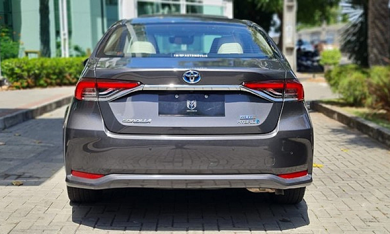 Corolla Altis Premiu...