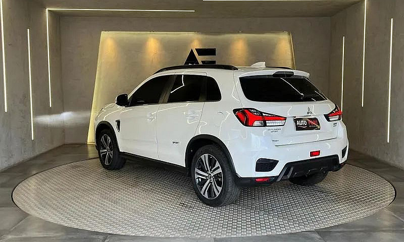 Mitsubishi Outlander...