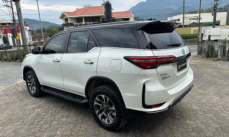 Toyota Hilux Sw4 Dia...