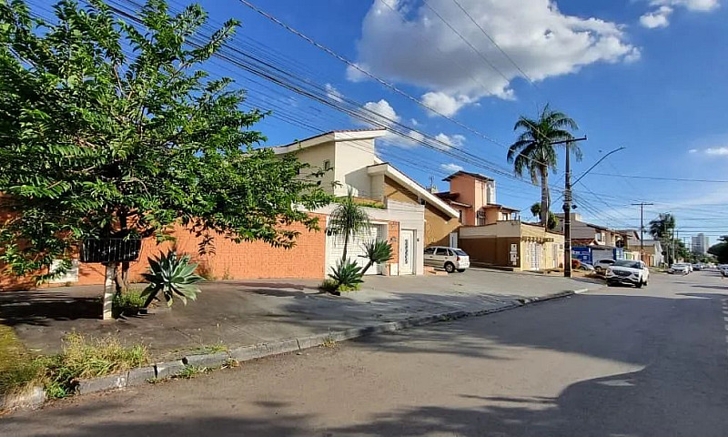 Casa Á Venda Medindo...