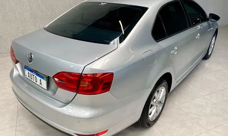 Volkswagen Jetta Com...