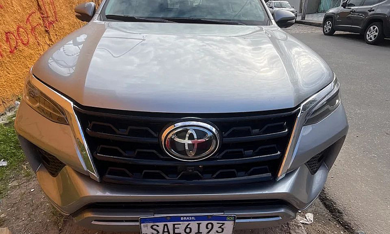 Toyota Hilux Sw4 Srx...