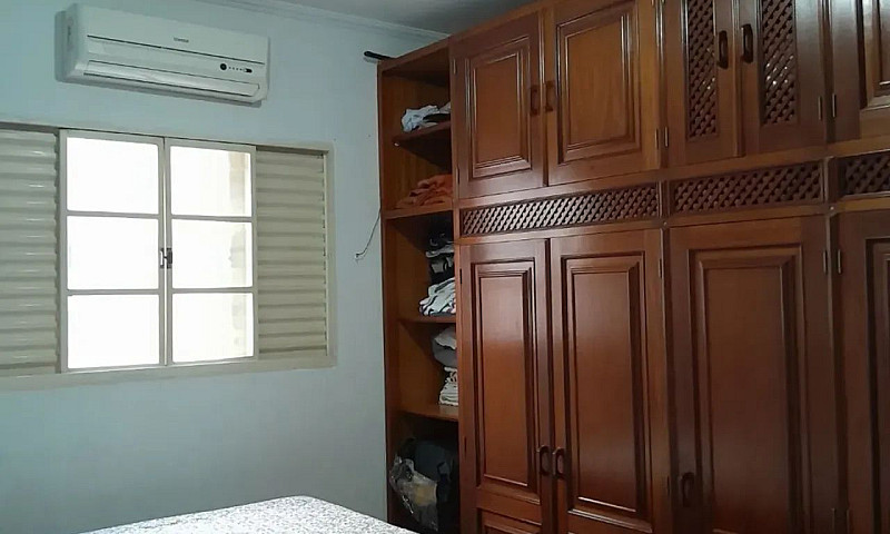 Casa Com 3 Dormitóri...