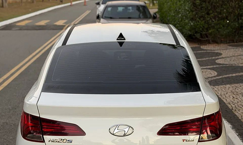 Hyundai Hb20S Evolut...