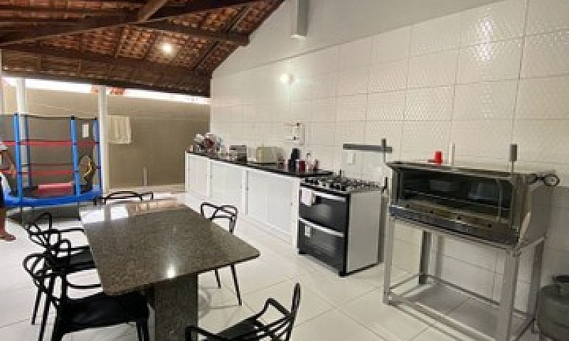 Casa Com 3 Dormitóri...