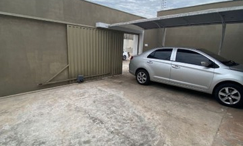 Casa Com 3 Dormitóri...