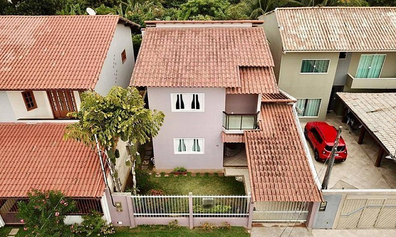 Casa Com 4 Dormitóri...