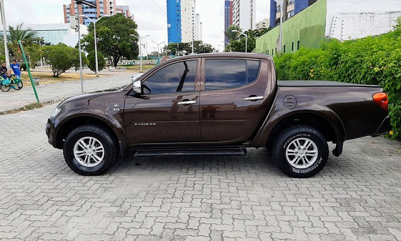 L200 Triton Hpe 2015...