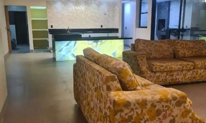 Casa À Venda Com Vis...