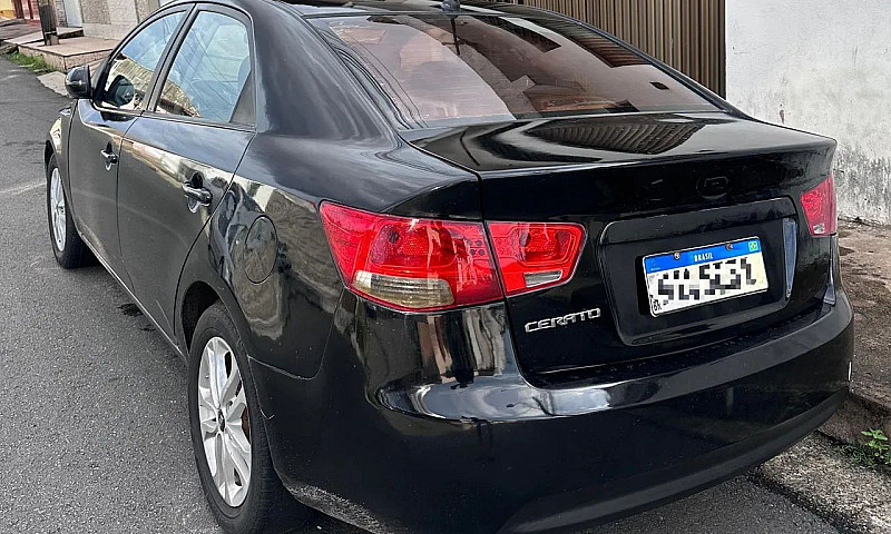 Kia Motors Cerato 1....