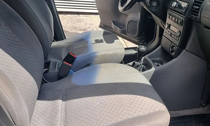 Chevrolet Zafira Com...