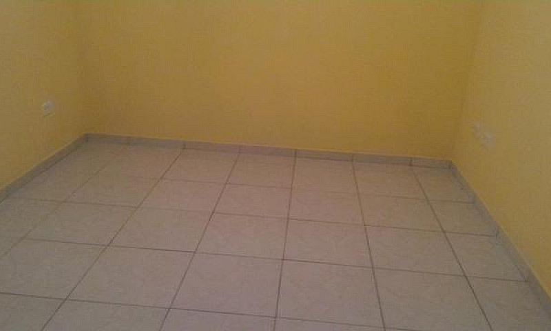 Aluga-Se Casa No Tat...