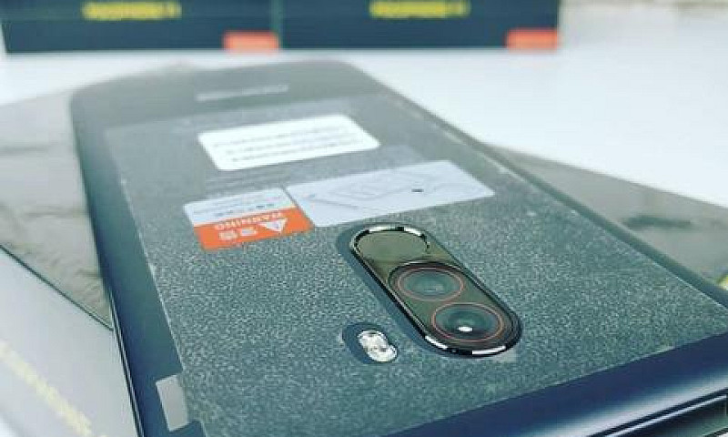 Celular Xiaomi Pocop...