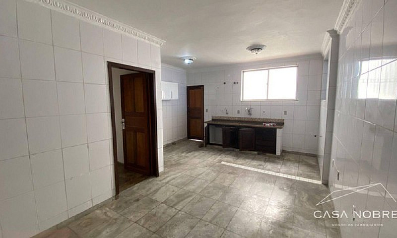Casa Com 3 Dormitóri...