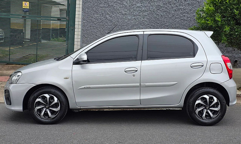 Toyota Etios Xs 1.5 ...