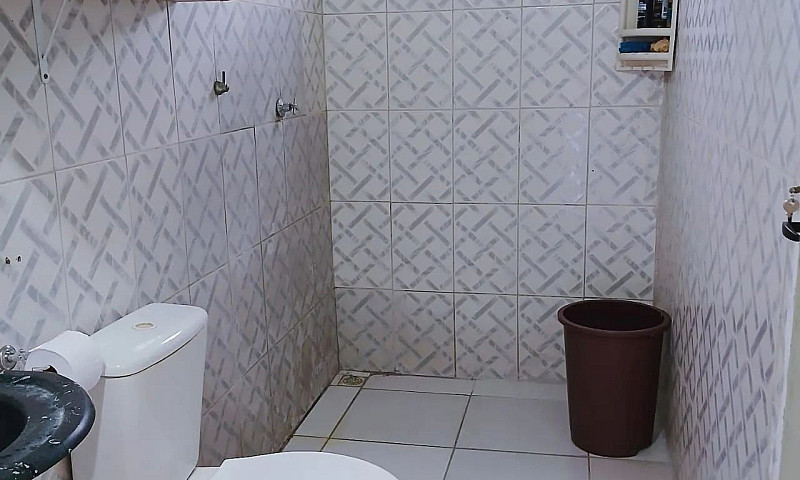 Vendo Esta Casa Bem ...